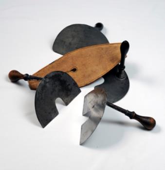 Retractors, Pair of metal